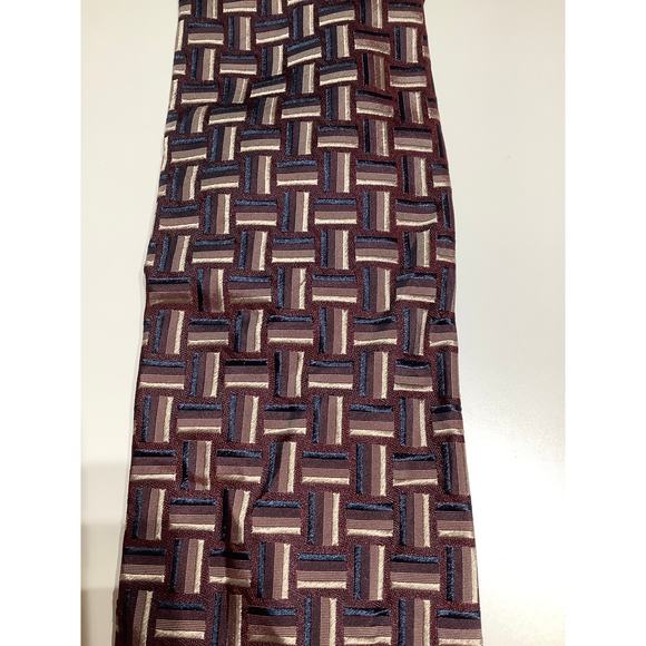Today's Man Made in Italy 100% Silk Tie Geometric Pattern Classic, Elegant - Picture 3 of 6